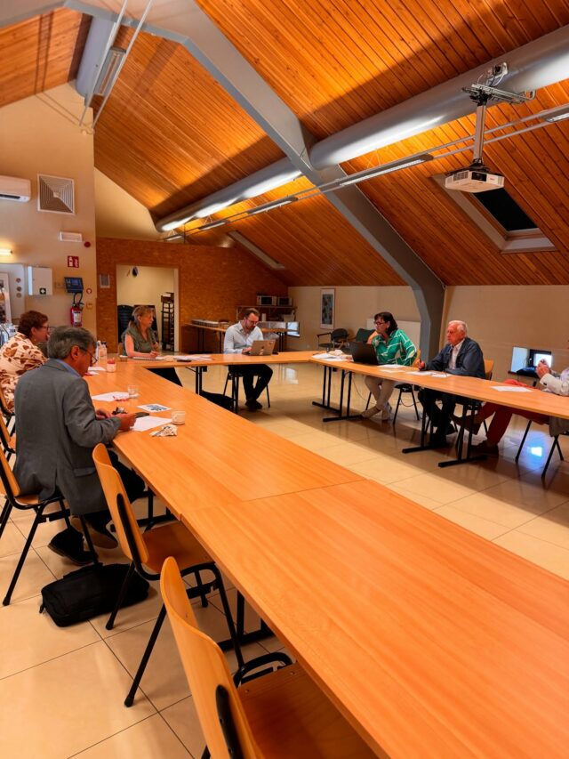 🎥 Immersion au cœur du quotidien des frontaliers en situation de handicaplors de notre visite du centre Le Fourneau des Iris à Virton.Un lieu d’accueil et d’accompagnement indispensable… mais confronté à des réalités complexes pour les frontaliers français et luxembourgeois en Belgique.👉 Problèmes d’accès aux soins👉 Reconnaissance du handicap👉 Manque de places et d’aides 💬 Des échanges francs avec les équipes et les bénéficiaires, qui rappellent l’urgence de solutions concrètes à l’échelle transfrontalière.Parce que la solidarité n’a pas de frontière, la santé et l’inclusion doivent être des priorités pour toutes et tous. #ProvinceDeLuxembourg #luxembourgbelge #belgianluxembourg #belgique #wallonie #wallonia #virton #handicap