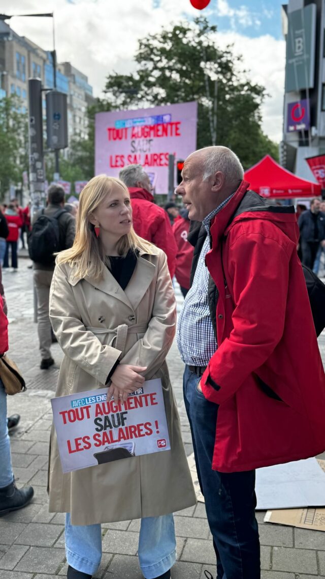 🎙️ Parole à Fabrice

Pensions attaquées, sauts d’index qui appauvrissent, exclusions des demandeurs d’emploi… 
Pendant que le gouvernement décide, sur le terrain, des gens subissent.
Et surtout, ils parlent. Mais ils ne sont pas entendus.

Ce ras-le-bol n’est pas isolé. 

Partout, les mêmes inquiétudes remontent : travailler plus pour gagner moins, voir ses droits reculer, être laissé de côté.

Avec le Gouvernement MR-Engagés, ce n’est pas un hasard. C’est un choix politique.
Un choix qui organise une attaque sociale en règle contre les travailleurs, les pensionnés et les plus fragiles.

Ils témoignent, ils alertent, ils demandent à être écoutés.
Le gouvernement, lui, reste sourd.

Nous refusons ce mépris. Une société digne de ce nom écoute, respecte et protège ses gens.

#pensions #manifestationnationale #ps #belgique #gouvernement