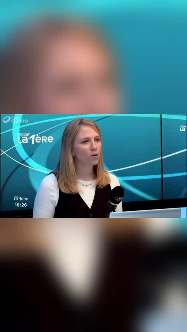 🎙️ Cette année, nous célébrons le 78ème anniversaire du droit de vote des femmes. Pourtant, 78 ans plus tard, l’égalité entre les femmes et les hommes dans le milieu politique est toujours loin d’être une réalité.

😠 Nous nous souvenons tous du triste épisode de la constitution du Gouvernement Arizona, avec des femmes Ministres minorisées et pire encore, cachées, invisibilisées lors de la photo officielle. Un sombre symbole pour notre époque… 

‼️ Nous constatons également un climat politique de plus en plus hostile aux droits des femmes, avec une montée inquiétante des discours masculinistes et des violences, notamment en ligne, qui freinent leur engagement.

➡️ Ce contexte peut décourager celles qui souhaitent s’investir, alors même que leur présence est essentielle pour une démocratie plus juste et pleinement représentative.

🔴 Face à cette réalité, avec le @groupe ps de wallonie, nous défendons des mesures concrètes pour soutenir les vocations et protéger celles qui s’engagent :

✔️ Une grande campagne de valorisation du mandat local, pour montrer que l’engagement politique est utile, accessible et compatible avec une vie personnelle.

✔️ Des programmes spécifiques pour encourager les femmes, les jeunes et la diversité à franchir le pas.

✔️ Un soutien psychologique structuré : prévention, accompagnement en cas de surcharge émotionnelle et dispositifs accessibles pour celles confrontées à la pression ou aux violences.

✔️ Une protection juridique et numérique renforcée, en collaboration avec les zones de police et les centres de cybersécurité, afin de lutter efficacement contre le harcèlement et la cyberhaine.

✊ L’égalité ne progresse pas seule. Elle se construit par des choix politiques clairs et des actions concrètes.

#ÉgalitéFH #DroitsDesFemmes #EngagementFéminin #PolitiqueInclusive #8mars