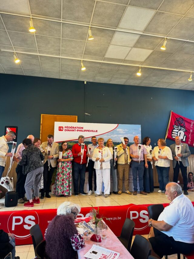 Bonne fête des droits des travailleurs et des travailleuses 🌹 
Merci à la fédération du PS Philippeville ainsi qu’à @pydermagne pour l’accueil ✨ 

#ps #1ermai #mai #fetesdestravailleurs #fête