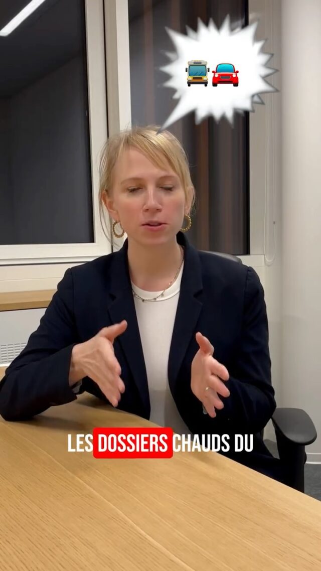 💰 Budget mobilité 2026 : le choix est fait.
Dans les budgets wallons 2026, le gouvernement MR–Engagés supprime le financement de 2 projets BHNS (comprenez “Bus à Haut Niveau de Service”) en Wallonie. Une régression pour des projets pourtant prévus et pensés pour désengorger les routes et fluidifier la circulation.

Un budget, c’est une vision.
Ici, la mobilité durable et collective passe à la trappe. 

#MobilitéWallonie #Budgets2026 #TransportPublic #Bus #TEC BHNS
