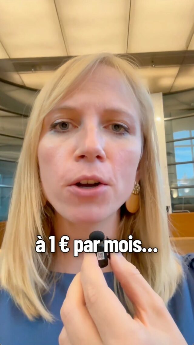 L’abonnement TEC à 1 € par mois est à nouveau menacé. Le ministre Desquesnes (Les Engagés) laisse la porte ouverte à une hausse des tarifs et remet en cause la quasi-gratuité. 🚌

Pourtant, les abonnements à 1 € progressent : 420.000 en 2023, et 452.000 en 2024.
Soit 32.000 abonnements supplémentaires en un an. Cette progression mérite qu’on soutienne la mesure. Pas qu’on la fragilise.

En 2022, grâce au PS, l’abonnement TEC des 18-24 ans est passé de 280 € par an à 12 € par an : 1 € par mois.
Derrière ce tarif, il y a du concret : aller en cours, rejoindre son boulot, voir ses proches, faire du sport. Pouvoir se déplacer, c’est gagner en autonomie.

Le gouvernement MR–Les Engagés doit garantir des transports accessibles. Augmenter la facture, c’est peser sur le budget de celles et ceux qui en ont besoin au quotidien.

Défendons la quasi-gratuité et des tarifs TEC accessibles à toutes et tous. Signez la pétition du PS :
👉 https://www.ps.be/pas-touche-a-la-quasi-gratuite-du-tec 

#wallonie #tec #mobilité